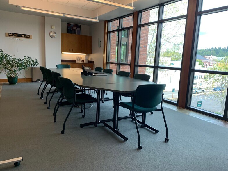 More Photos Of 360 E 10th Ave, Eugene Office For Sale