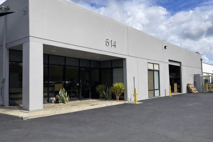Primary Photo Of 614 Airport Rd, Oceanside Manufacturing For Lease