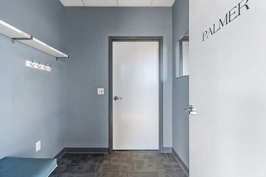 More Photos Of 809 N 3rd St, Manhattan Storefront Retail Office For Lease