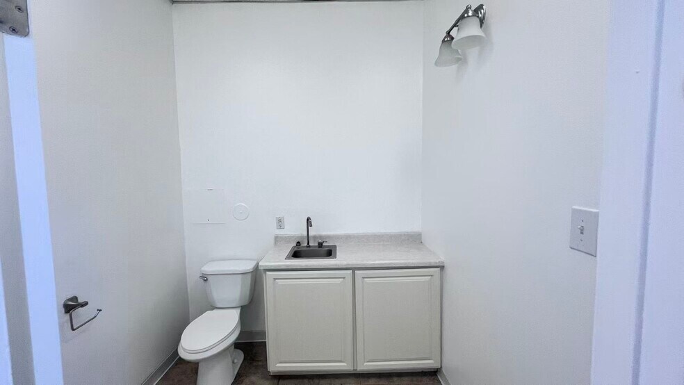 More Photos Of 1801 S Myrtle Ave, Monrovia Office Residential For Lease