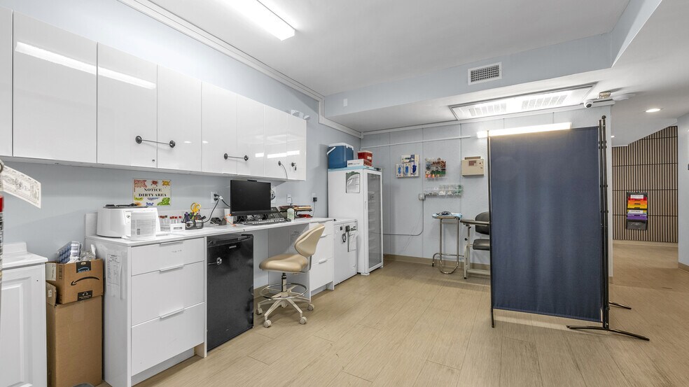 More Photos Of 6622-6630 Crenshaw Blvd, Los Angeles Storefront Retail Residential For Sale