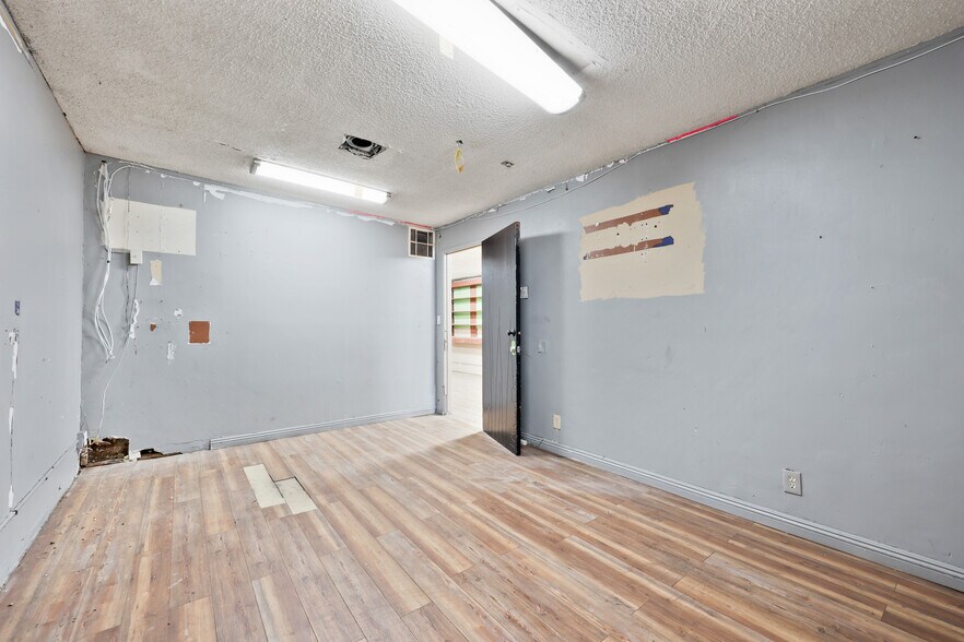 More Photos Of 310 N Long Beach Blvd, Compton Storefront Retail Office For Sale