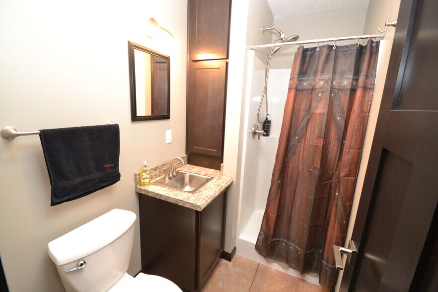 More Photos Of 3247 E State Road 28, Tipton Warehouse For Sale