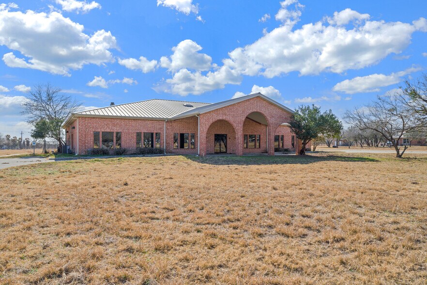 Primary Photo Of 7704 S Loop 1604 East, Elmendorf Office For Sale