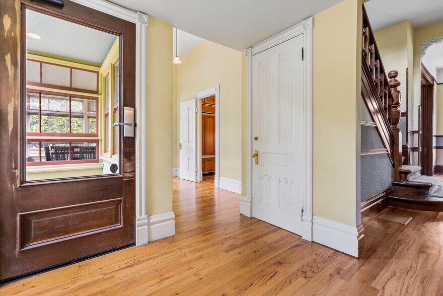 More Photos Of 603 Mission St, Santa Cruz Office For Sale