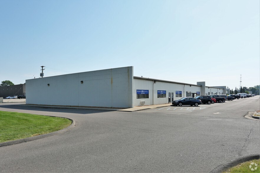 More Photos Of 42800-42892 Mound Rd, Sterling Heights Warehouse For Lease