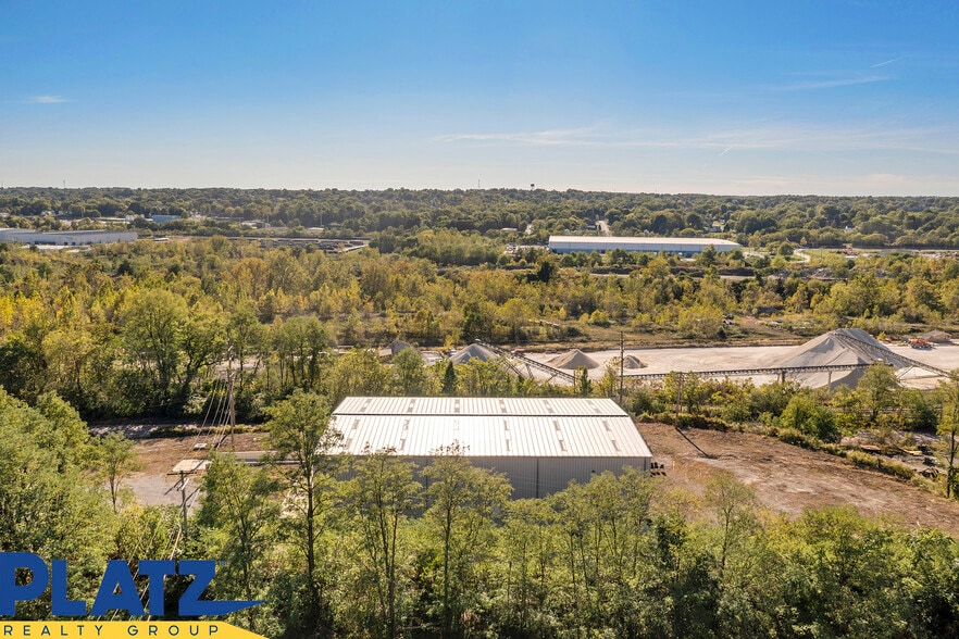 More Photos Of 2430 Funston St, Youngstown Warehouse For Lease