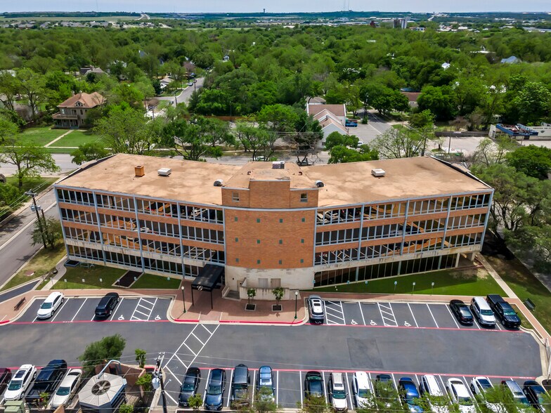 More Photos Of 205 E University Ave, Georgetown Office For Lease