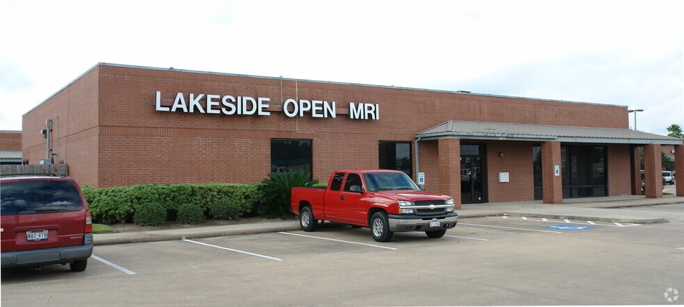 More Photos Of 17360 Old Galveston Rd, Webster Office For Lease