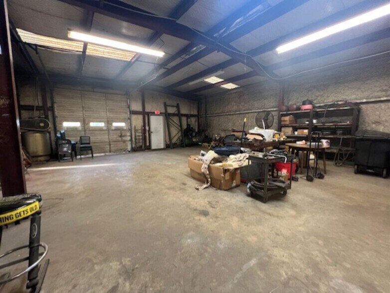 More Photos Of 1914 Cypress St, West Monroe Service For Sale