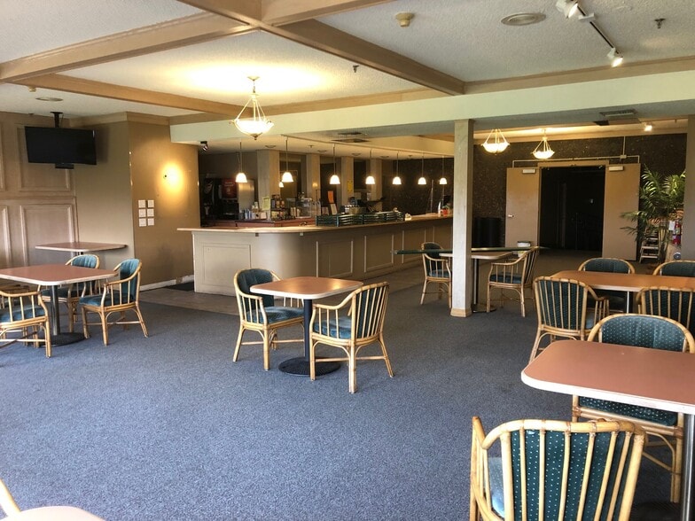 More Photos Of 7703 NE 72nd Ave, Vancouver Golf Course Driving Range For Sale