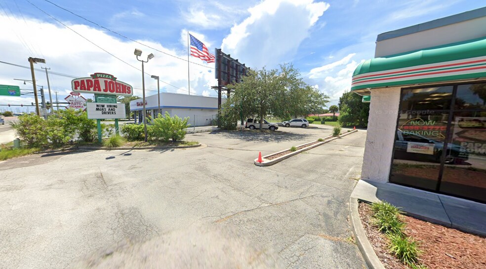 More Photos Of 209 S Cocoa Blvd, Cocoa Fast Food For Lease