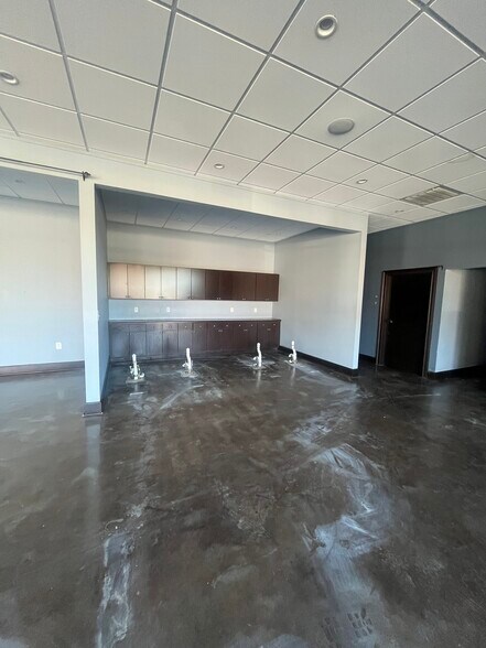 More Photos Of 1818 Augusta St, Greenville Storefront For Lease