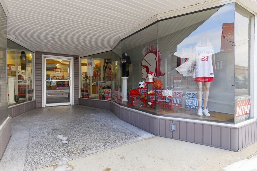 More Photos Of 622 N Central Ave, Connersville General Retail For Sale