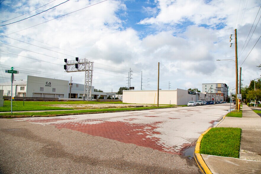 More Photos Of 1110 Sligh Blvd, Orlando Warehouse For Lease
