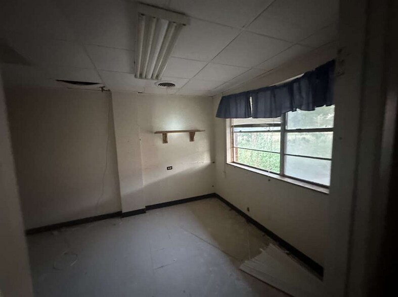 More Photos Of 1901 W Elliott St, Breckenridge Office For Sale