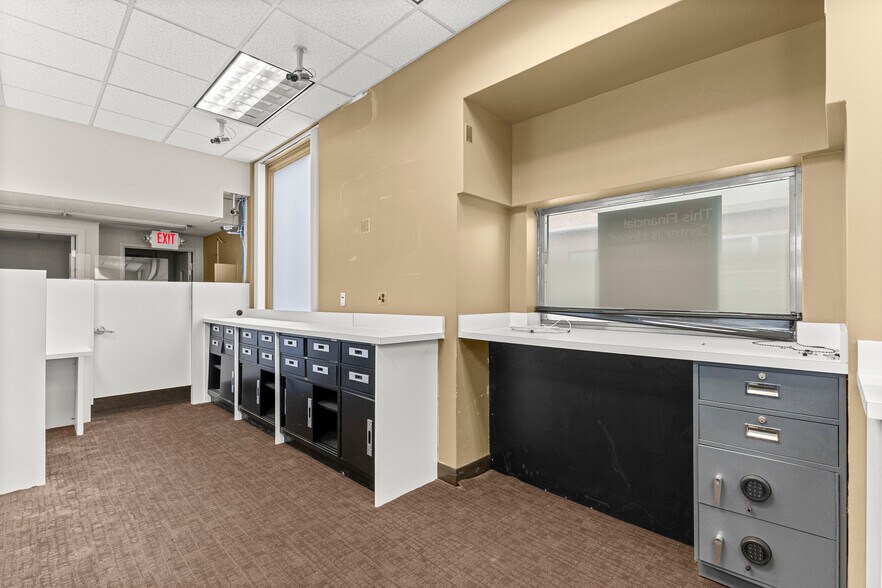More Photos Of 23700 Goddard Rd, Taylor Bank For Lease