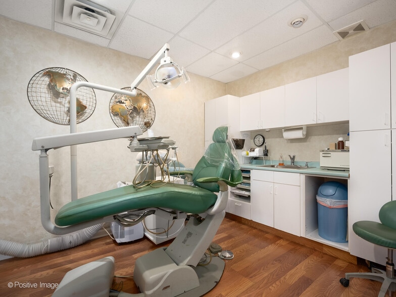 More Photos Of 4020-22 N Central Ave, Chicago Office For Sale