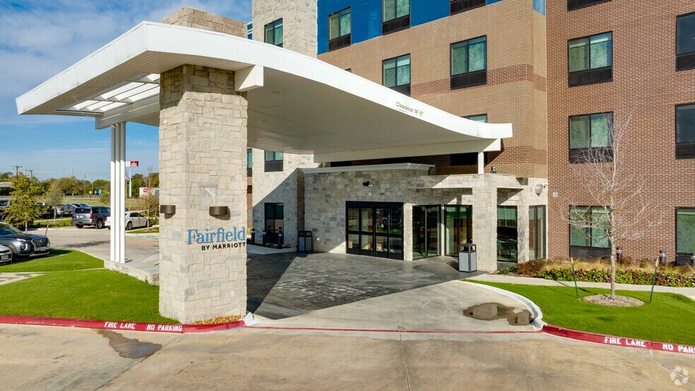 More Photos Of 6557 S Interstate 35 E, Corinth Hotel For Sale