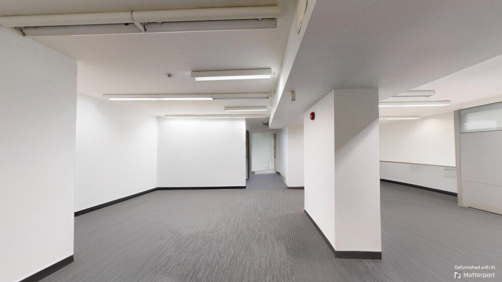 More Photos Of 627 Bloor St W, Toronto Office For Lease