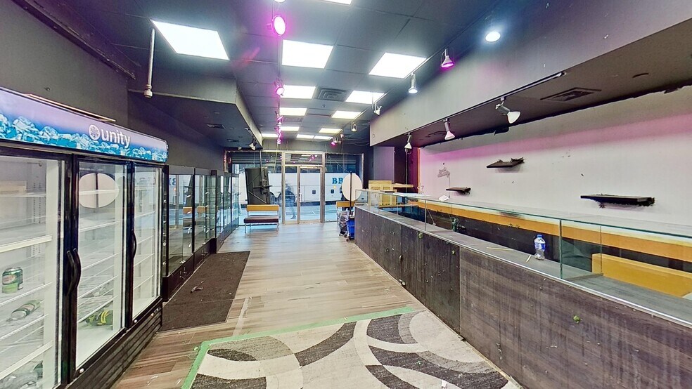 More Photos Of 390 Eighth Ave, New York Freestanding For Lease