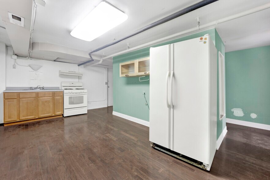 More Photos Of 515 N Halsted St, Chicago Storefront Retail Residential For Lease