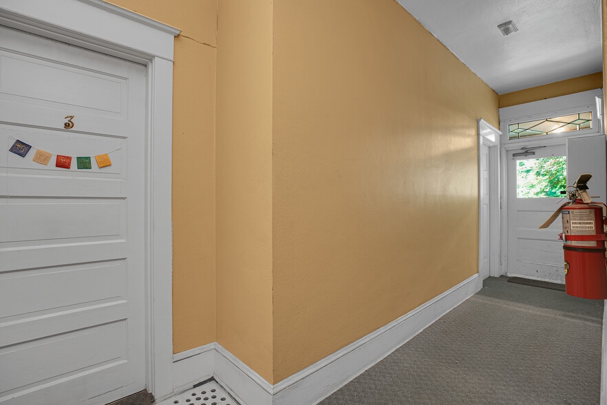 More Photos Of 1626 SE Alder St, Portland Apartments For Sale