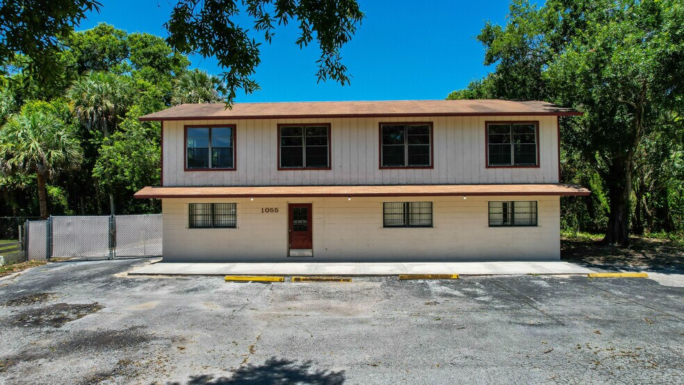 More Photos Of 1055 27th Ave SW, Vero Beach Flex For Sale