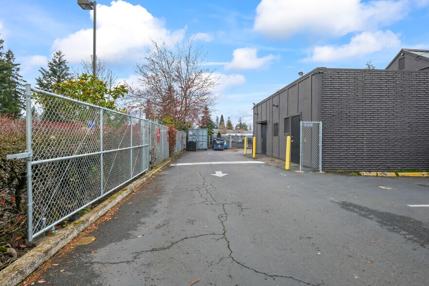 More Photos Of 12035 NE Glisan St, Portland Restaurant For Sale