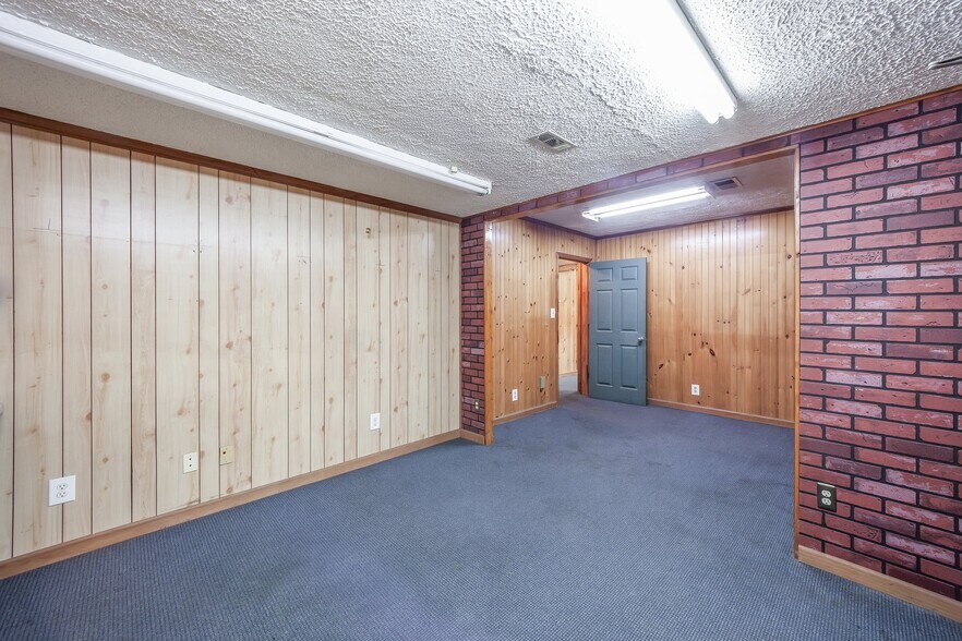 More Photos Of 144-145 Rosedale St, Jackson Warehouse For Sale