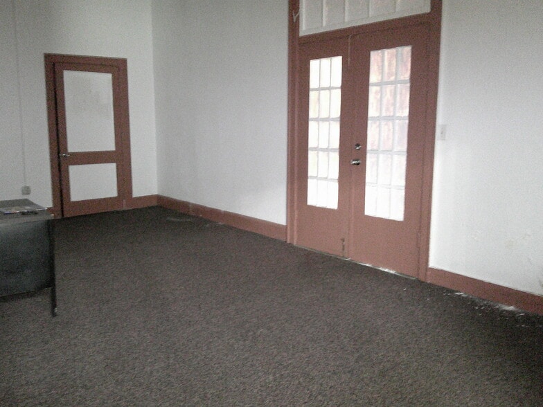 More Photos Of 970 McDonald St, Waycross Flex For Sale