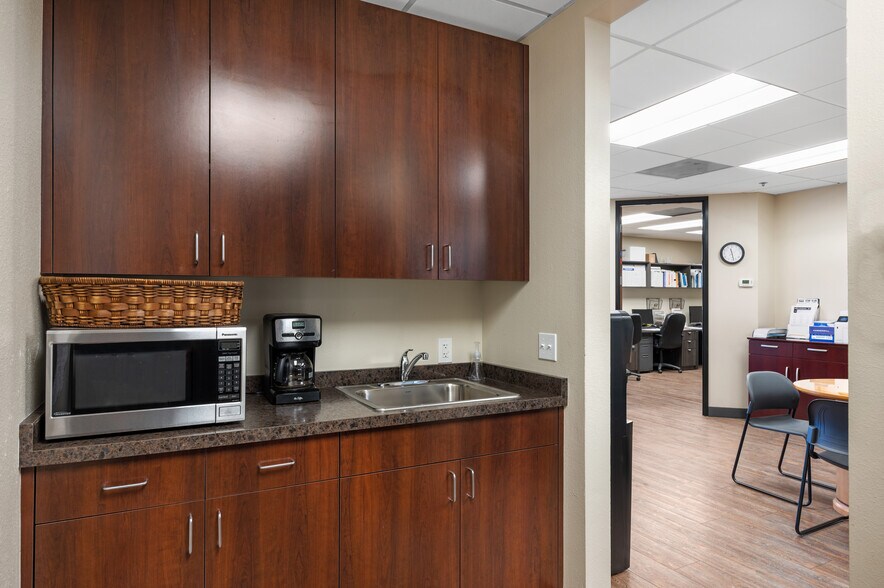 More Photos Of 5850 Oberlin Dr, San Diego Office For Sale