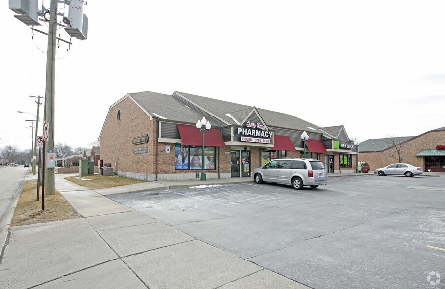 More Photos Of 21716-21722 Harper Ave, Saint Clair Shores Freestanding For Lease