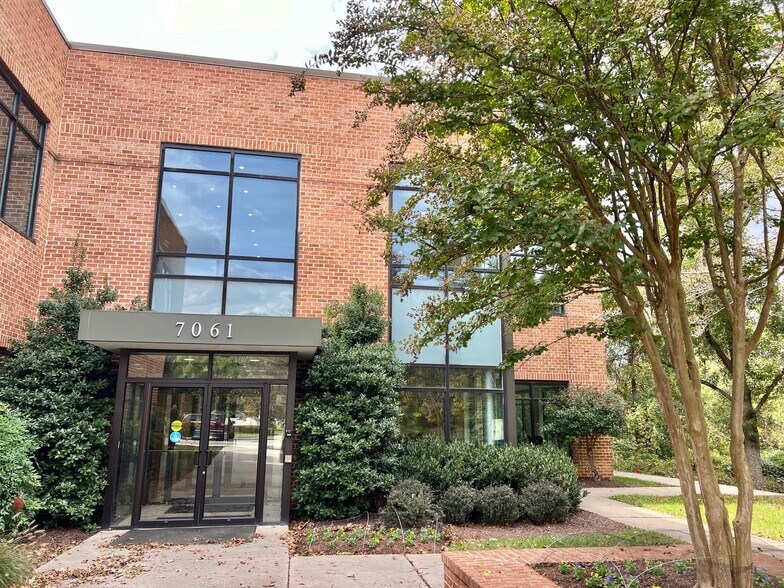 More Photos Of 7061 Deepage Dr, Columbia Office For Sale