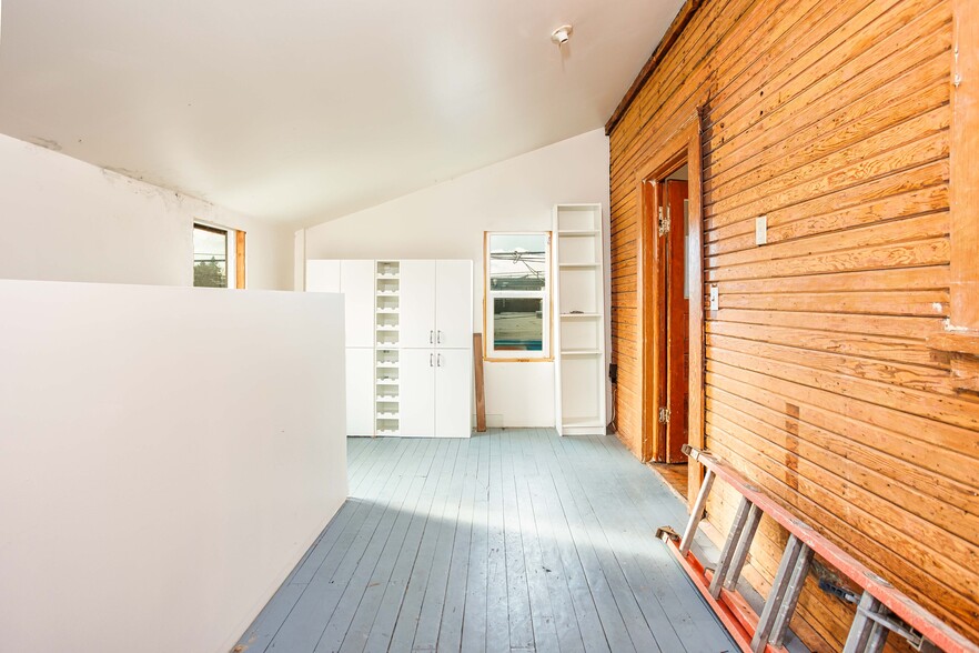 More Photos Of 2726 NE Alberta St, Portland Storefront Retail Residential For Lease