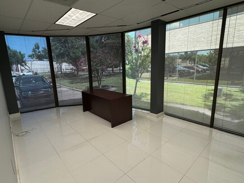 More Photos Of 1220 Blalock Rd, Houston Office For Lease