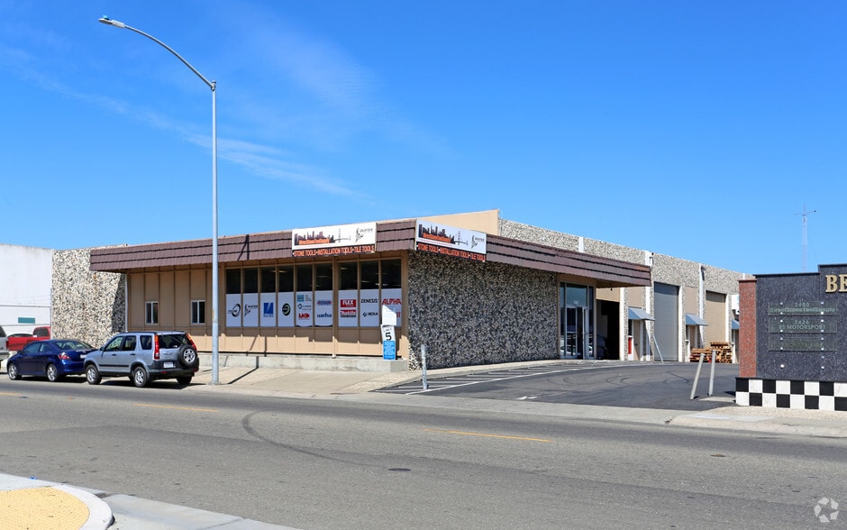 More Photos Of 2400-2496 Teagarden St, San Leandro Warehouse For Lease