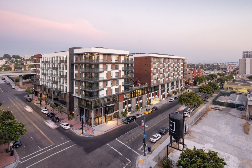 More Photos Of 1601 Broadway, San Diego Apartments For Lease