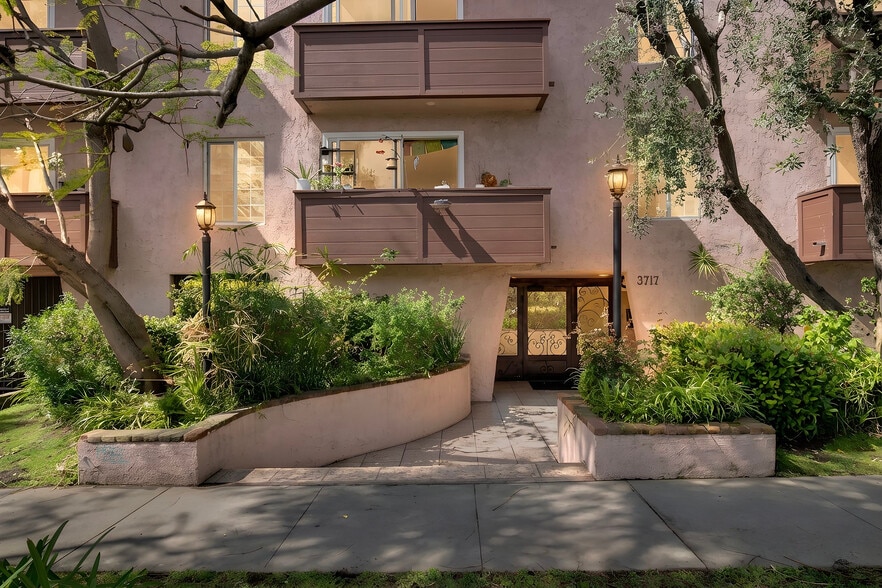 More Photos Of 3717 Cardiff Ave, Los Angeles Apartments For Sale
