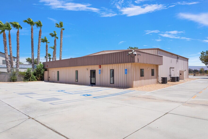 More Photos Of 11768 Mariposa Rd, Hesperia Service For Lease