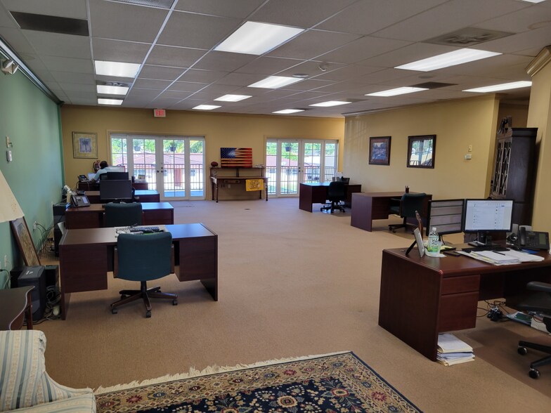 More Photos Of 2745 E Oakland Park Blvd, Fort Lauderdale Office For Sale