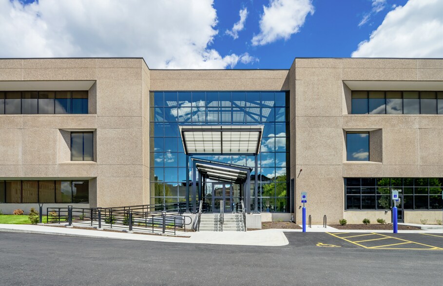 More Photos Of 120 Thomas St, Worcester Medical For Lease