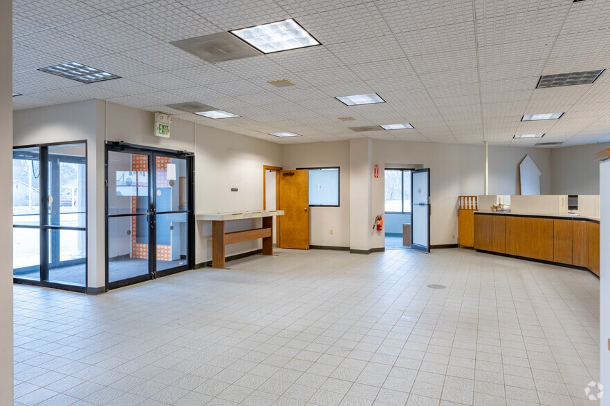 More Photos Of 6840 Erie Rd, Derby Bank For Sale