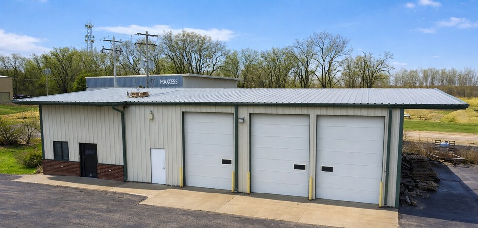 More Photos Of 2930 Conger Ct, Oshkosh Industrial For Sale