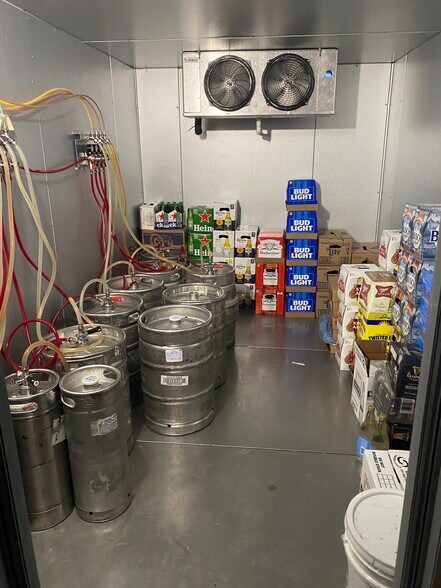 More Photos Of 331-333 Cleveland Ave NW, Canton Restaurant For Sale