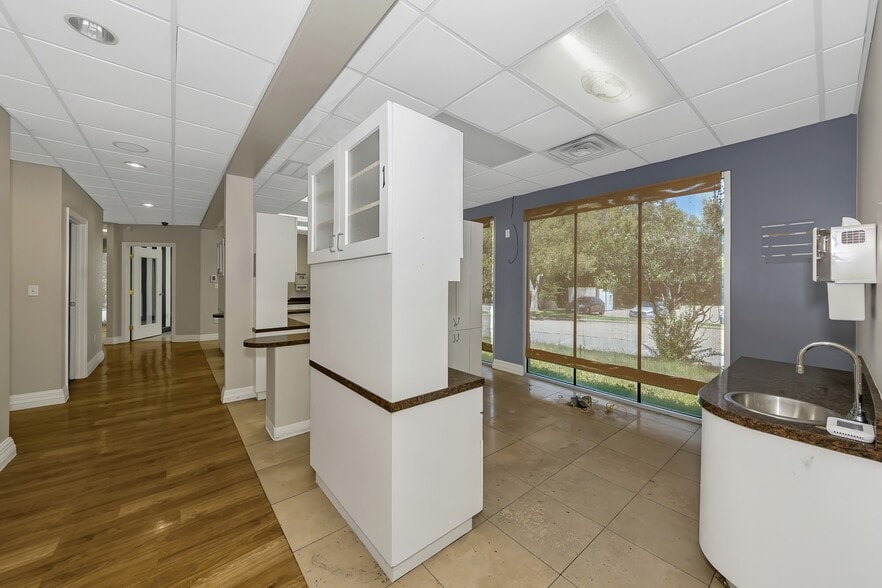 More Photos Of 2628 Matlock Rd, Arlington Medical For Sale