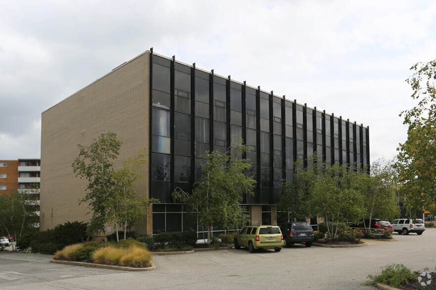 More Photos Of 5333 Northfield Rd, Bedford Office For Sale