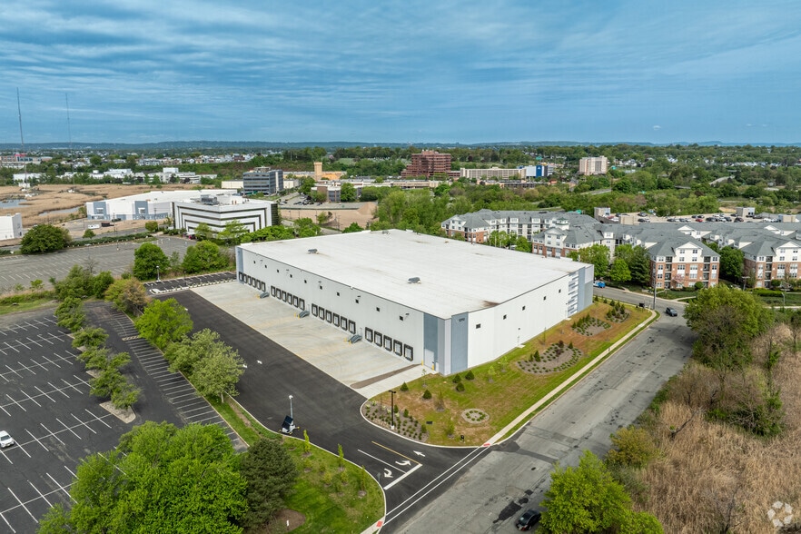 More Photos Of 1290 Wall St W, Lyndhurst Distribution For Lease
