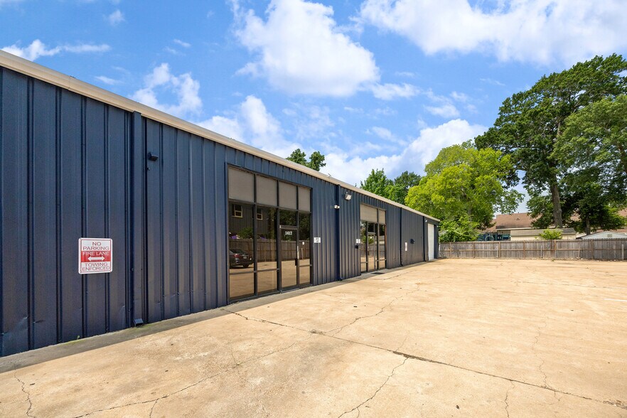 More Photos Of 1411-1417 Upland Dr, Houston Warehouse For Lease