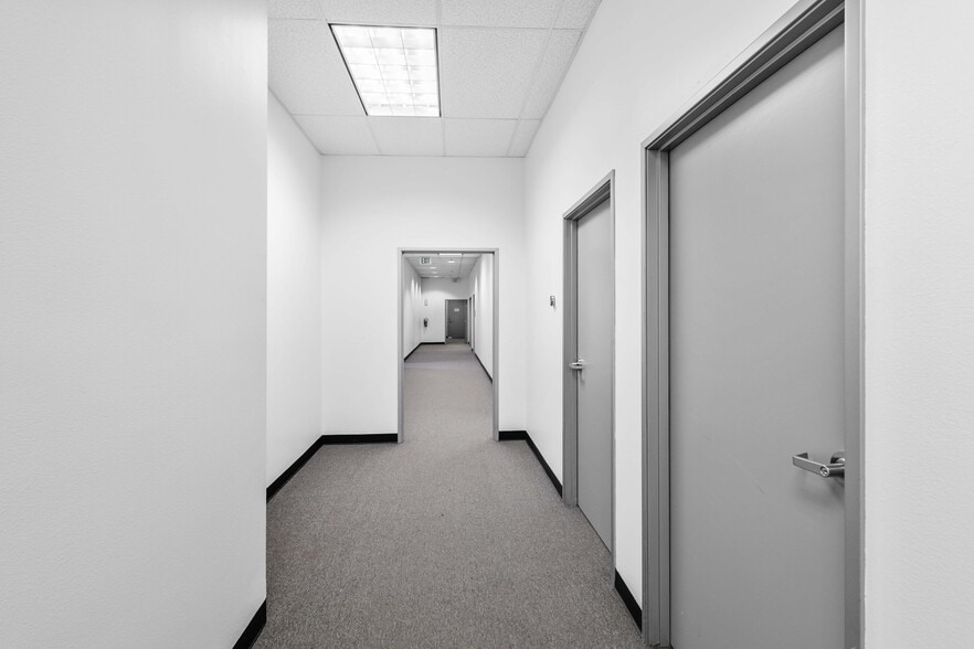 More Photos Of 2850 Ontario St, Burbank Warehouse For Lease